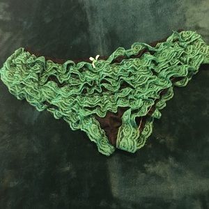 Ruffled lace green panties L